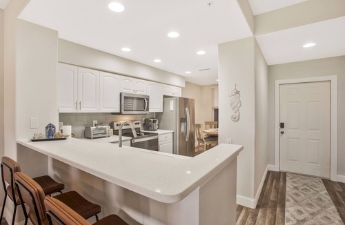 Tropical Cove Condo | Renewed 2-bedroom condo in Lexington C. C., Fort Myers, with Golf included!