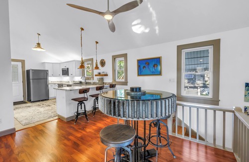 Historic Old Northeast Apartment | Renovated 1-Bedroom Apartment in Prime St. Pete Location