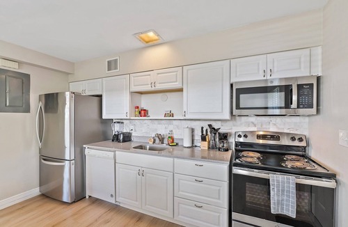 Singer Island House | Renovated Apt Steps From The Singer Island Beach