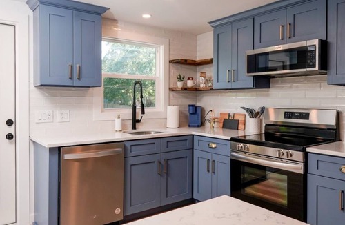 Bartlett Park House | Renovated Bungalow blocks from Downtown St. Petersburg