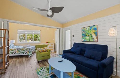 Sanibel House | Renovated Cottage at the Historic Palms Inn of Sanibel- Includes Pool and Bikes