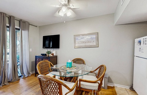 Kiawah Island Condo | Renovated lagoon-view condo with screened porch & WiFi - steps from the beach