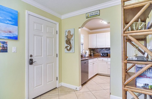 Indian Shores Apartment | Resort Condo w/Beach Access in Indian Shores!