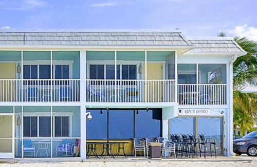 Holmes Beach Resort | Resort Sixty-Six