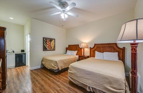Naples Apartment | Resort-Style Naples Studio w/Marina Access!