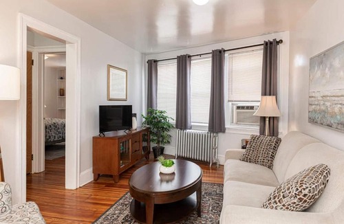 Bryn Mawr Apartment | Restaurants Coffee Colleges Bryn Mawr Has It All