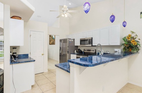 Fort Myers House | Restful Retreat - Lake views, Spectacular Sunsets, Kayaks - Villa Sundown- Roelens Vacations