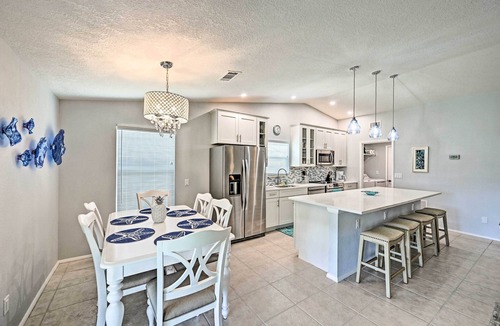 Naples Park House | Retreat w/Heated Pool Near Vanderbilt Beach!