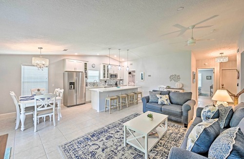 Naples Park House | Retreat w/Heated Pool Near Vanderbilt Beach!
