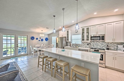 Naples Park House | Retreat w/Heated Pool Near Vanderbilt Beach!