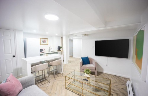 New Rochelle Apartment | Retro 2 bedroom basement APT with free street parking