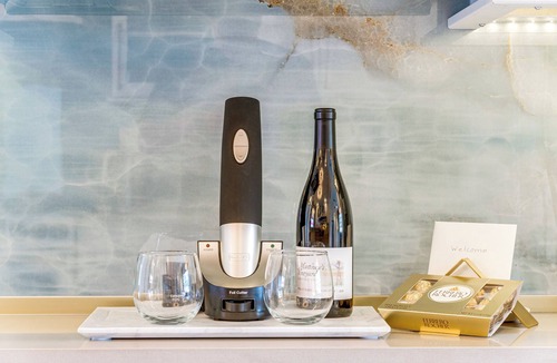 South Venice House | Retro Beach Retreat w/Surf Shack in South Venice