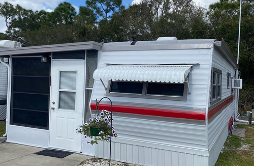 Punta Gorda House | Retro Inspired Gem in Senior Community, Pet Friendly, Pool, 55+ 2nd Guest 45+