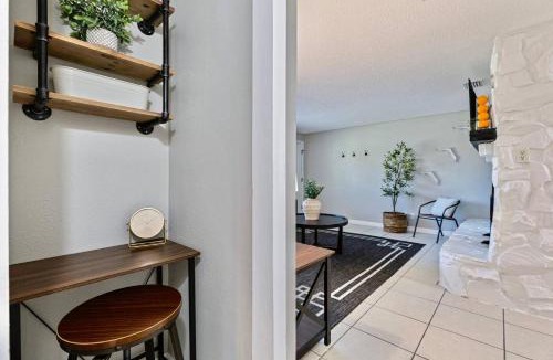 Pinellas Park House | Right at Home Stays - Modern 2BR 2BA with Yard & Fireplace