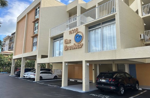 Redington Beach Condo | Right on the Beach, 2 bedroom Condominium. Beautiful sunsets on Redington Beach.