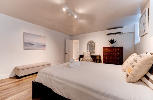 Fitler Square Apartment | Rittenhouse Retreat with Garden Patio Historic Building