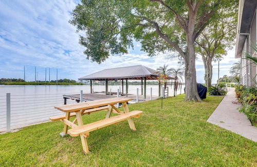 Concerned Citizens of Gibsonton Area House | Riverfront Gibsonton Home ~ 12 Mi to Tampa!
