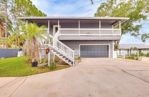 Concerned Citizens of Gibsonton Area House | Riverfront Gibsonton Home ~ 12 Mi to Tampa!