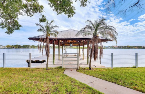 Concerned Citizens of Gibsonton Area House | Riverfront Gibsonton Home ~ 12 Mi to Tampa!