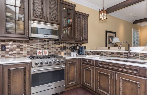 North Causeway House | 🏖️Riverfront New Smyrna Marina Villa19 🚤Pool, Tiki Bar & Dining, Prime NSB Location