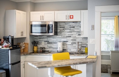Melbourne Apartment | Riverview Yellow: Downtown Melbourne Apartment