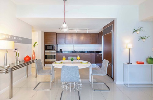 Downtown Miami Apartment | Riverwalk Chic Suite | Brickell's High Walk Score
