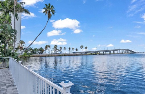 Fort Myers Apartment | Riverwalk Retreat | Waterfront Escape