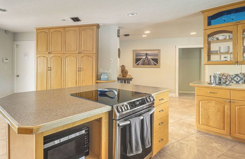 Singer Island House | Riviera Beach Home w/Pool - Walk to Beaches!