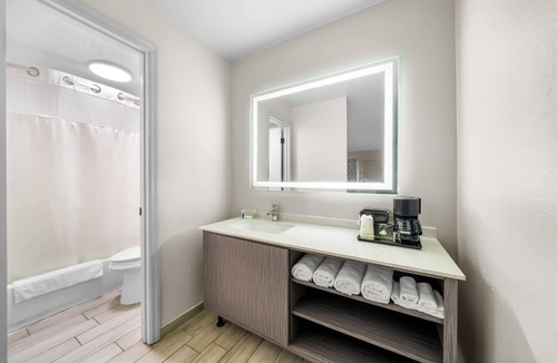 Lake Wales Hotel | Rodeway Inn Lake Wales - Winter Haven