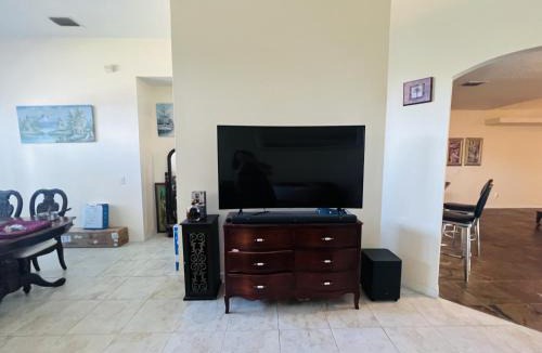 Citrus Park House | Room in Citrus park and Carrollwood with Pool, close to the airport & downtown