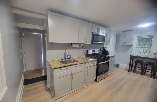 Newark House | Room with Private Bath Near EWR/NYC