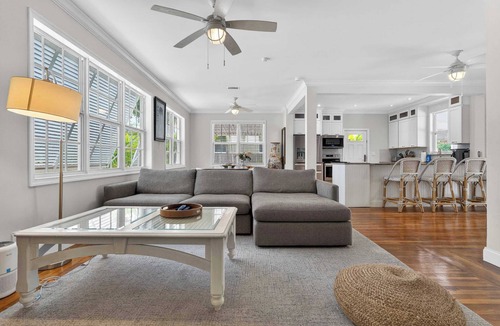 Northwood Shores House | Rove Travel | Miramar Villa | Heated Pool, Beach