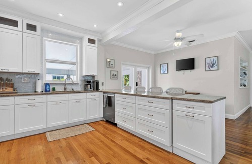 Northwood Shores House | Rove Travel | Miramar Villa | Heated Pool, Beach