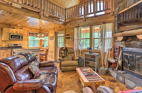 Blakely House | Rustic Cabin in the Woods | Peaceful Nature Escape