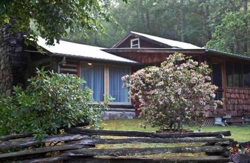 Candler Cabin | Rustic Chestnut Log Cabin Near Mt Pisgah
