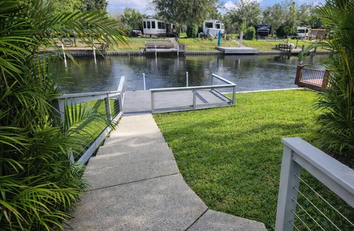 River Ranch House | RV Lot w/ Private Dock Near Westgate River Ranch