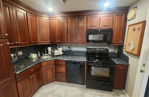 Levittown House | RYDER CUP 10 MIN AWAY . ENTIRE HOUSE in Levittown with AC. TOTAL 4 rooms