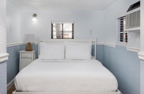 Pass-a-Grille Hotel | Sabal Palms Inn