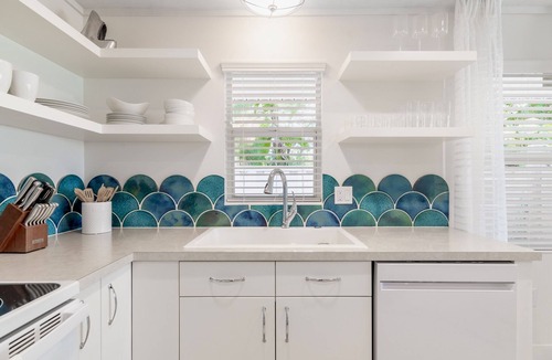 Holmes Beach Cottage | Sailfish Gulf Suites #1, Beachfront, Steps to the Sand