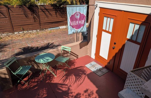 Bartlett Park Apartment | Sally Horse Alley 1 bedroom in Roser Park- St. Petersburg's oldest Neighborhood