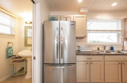 New Town House | SALTWATER SOUL - 2 Bedroom/2.5 Bathroom Waterfront Townhome W/Shared Pool
