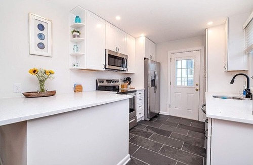 Cape May House | Salty Dog Beach House, 5 minute walk to the Beach or the Washington Street Mall