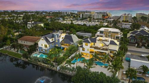 Siesta Key House | Salty Manor Estate
