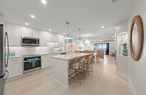Sanibel Condo | Sanddollar C302 – Beachfront Luxury with Stunning Views