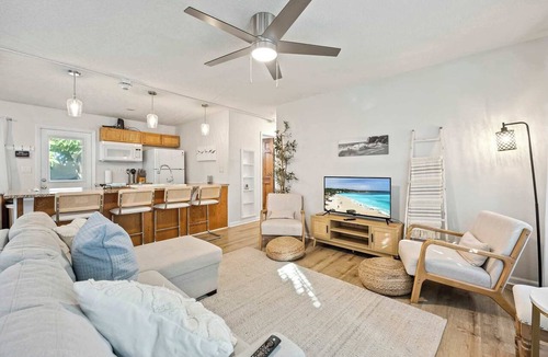 Satellite Beach Apartment | Sandpiper 𓇼 2BR/1BA Across From Beach!