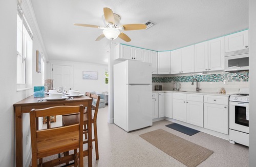 Holmes Beach House | Sandy Feet Retreat · 28-Night Min · Pets OK