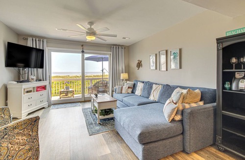 Oceanmarsh Subdivision Condo | Sandy Toes: Harbor Isl Pool & Beach Retreat