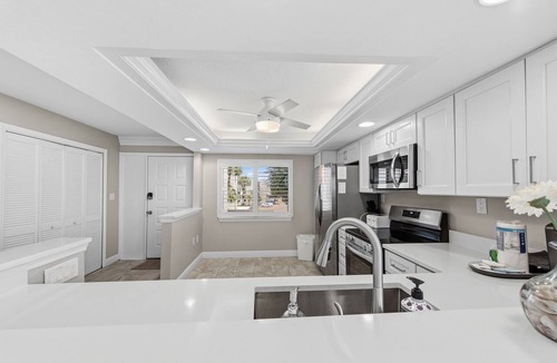 Sanibel Condo | Sanibel 3rd-Floor Corner Retreat—Panoramic Gulf Views, Private Lanai & Direct Beach Access | Remodeled 2BR/2BA | King Suite + Twins | Sleeps 6