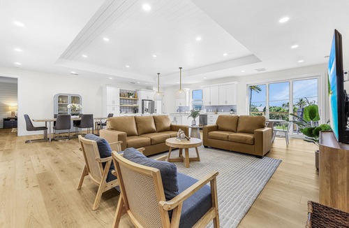 Sanibel House | Sanibel! 4bd/3ba 5bds 1-min walk to private beach!