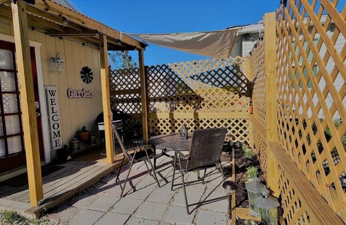 Arcadia Apartment | Santa's Cottage, stay where the big man stays when he vacations in Florida.